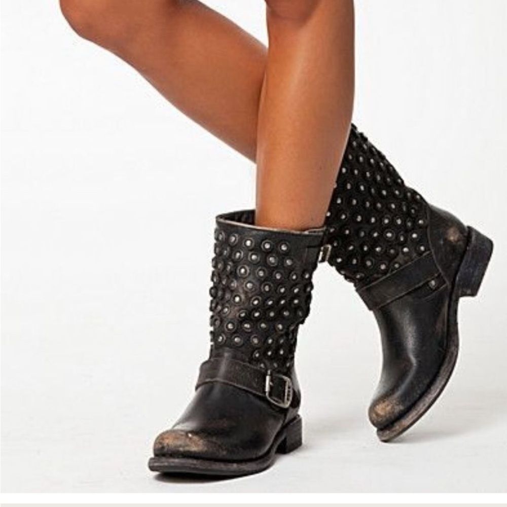 Frye Jenna Studded Disc Vintage Antique Distressed Leather Combat Short Boot - Picture 2 of 10